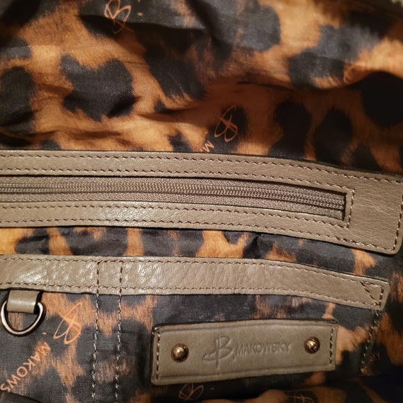 B. Makowsky Bag - Picture 7 of 7